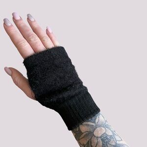 Black Fingerless Warm and So Soft Gloves